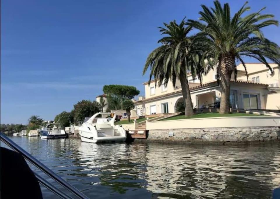 Empuriabrava, T2 Avec Piscine, Terrasse, Barbecue Apartman Kültér fotó